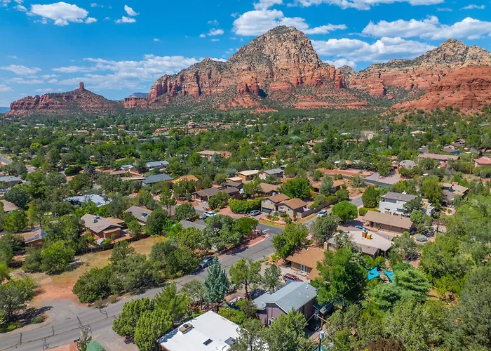 Amethyst Retreat. Back Yard With Hot Tub & Views! Sedona