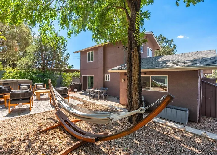 Ferienhaus Amethyst Retreat. Back Yard With Hot Tub & Views! *