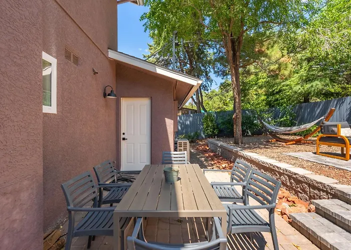 Ferienhaus Amethyst Retreat. Back Yard With Hot Tub & Views! Sedona