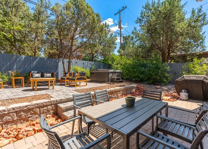 Ferienhaus Amethyst Retreat. Back Yard With Hot Tub & Views! *
